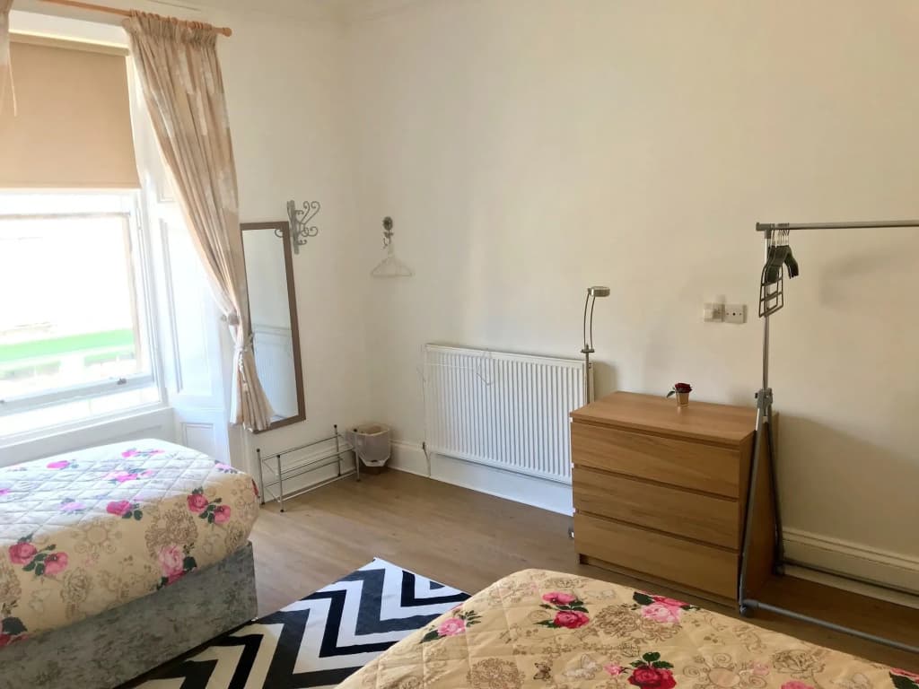 233 Leith Apartment - photo 3