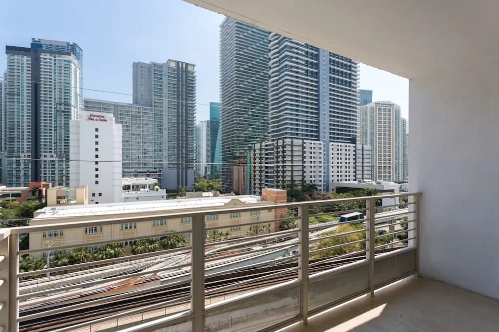 1st Brickell Boutique Residences by Nomad Guru - photo 6