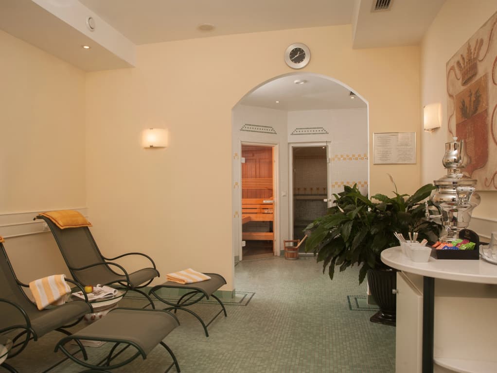 Hotel Kaiserhof Wien - photo 15