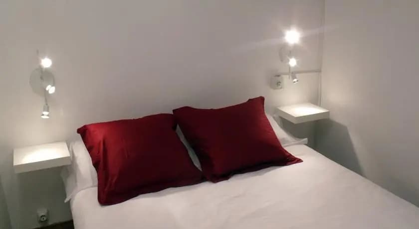 Cathedral Apartments - photo 2