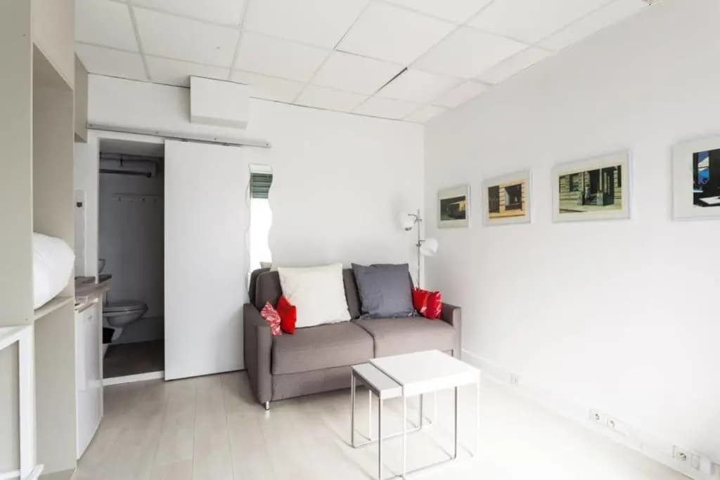 Small Is Beautiful Ideally Located Sleeps 4 - photo 3