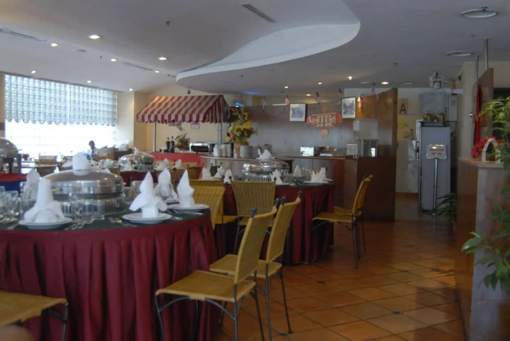 Mandarin Court Hotel - photo 21