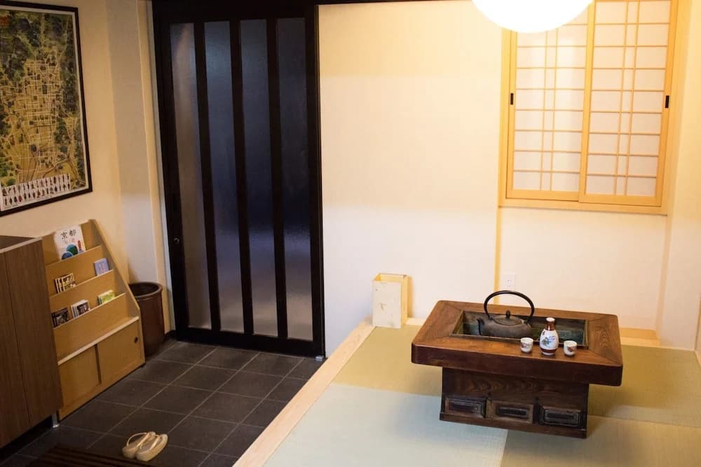 Kamoya Ryokan - photo 2