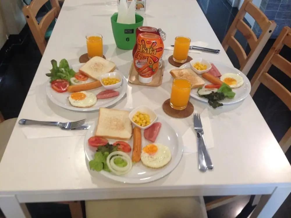 Eat - Ting Cafe and Hostel - photo 10