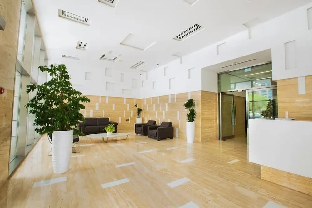 Newly Designed Apartment Walk to the Beach - photo 2