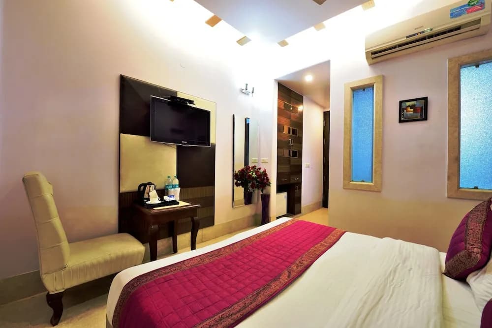 Hotel Taksh Inn - photo 5
