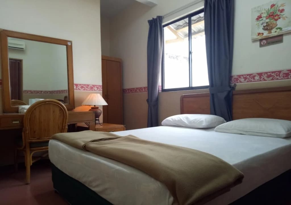 Heeren Inn Melaka - photo 4