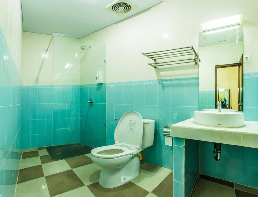 Lucky's Guest House - photo 6