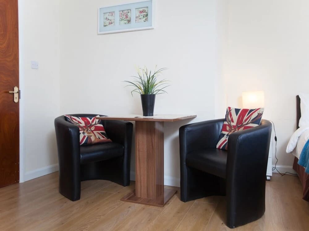 Private Studio in Harrow Flat 3 - photo 3