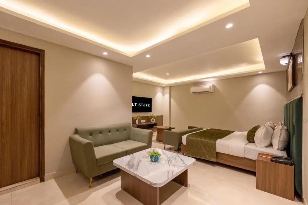 Saltstayz Premier - Paschim Vihar - photo 25