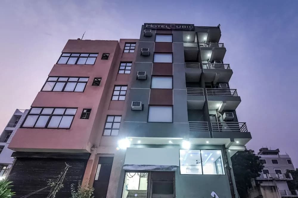 OYO 24236 Q Hotel - photo 17