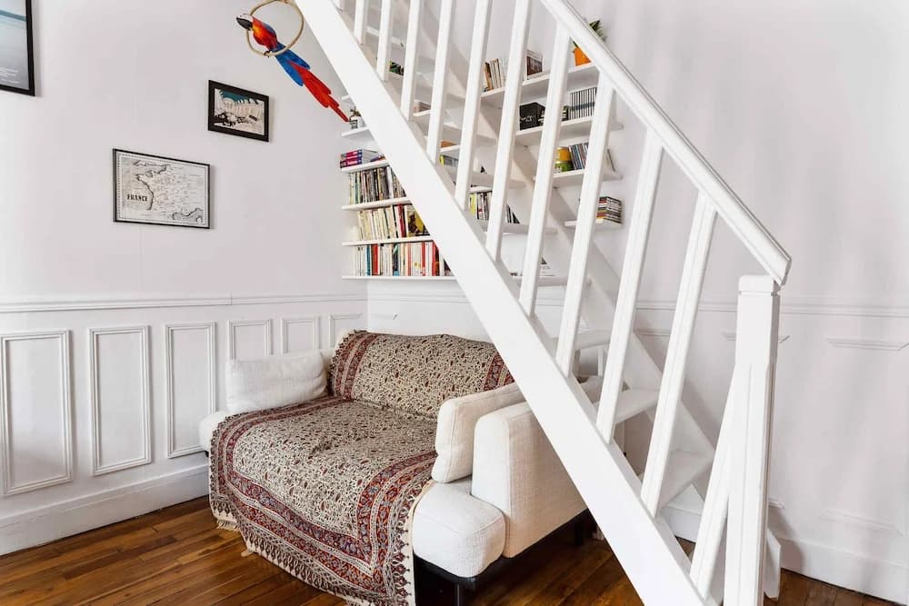Spacious and Bright Duplex Located in the 19th - photo 11