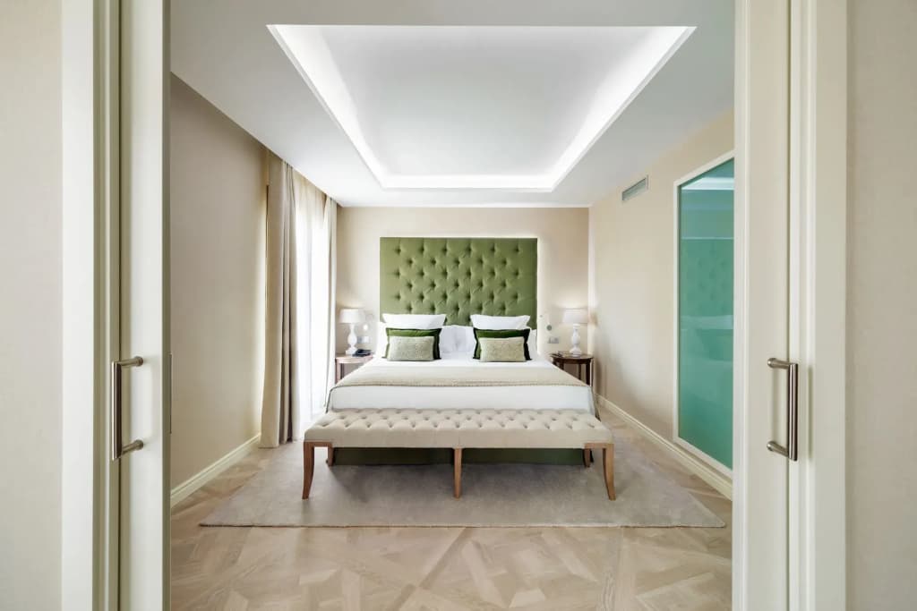 Lamaro Hotel - photo 4
