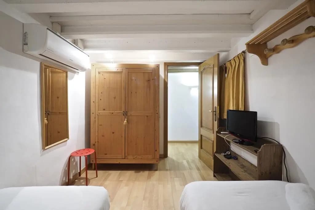 Suites4days Les Corts House - photo 4