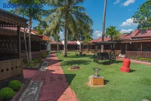Shah's Beach Resort - photo 9