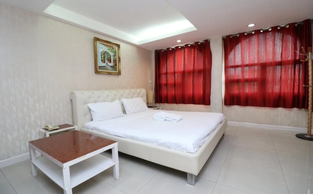 OYO 128 Avy Hotel - photo 2