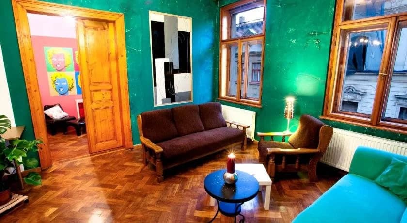 Art Hole Hostel - photo 17