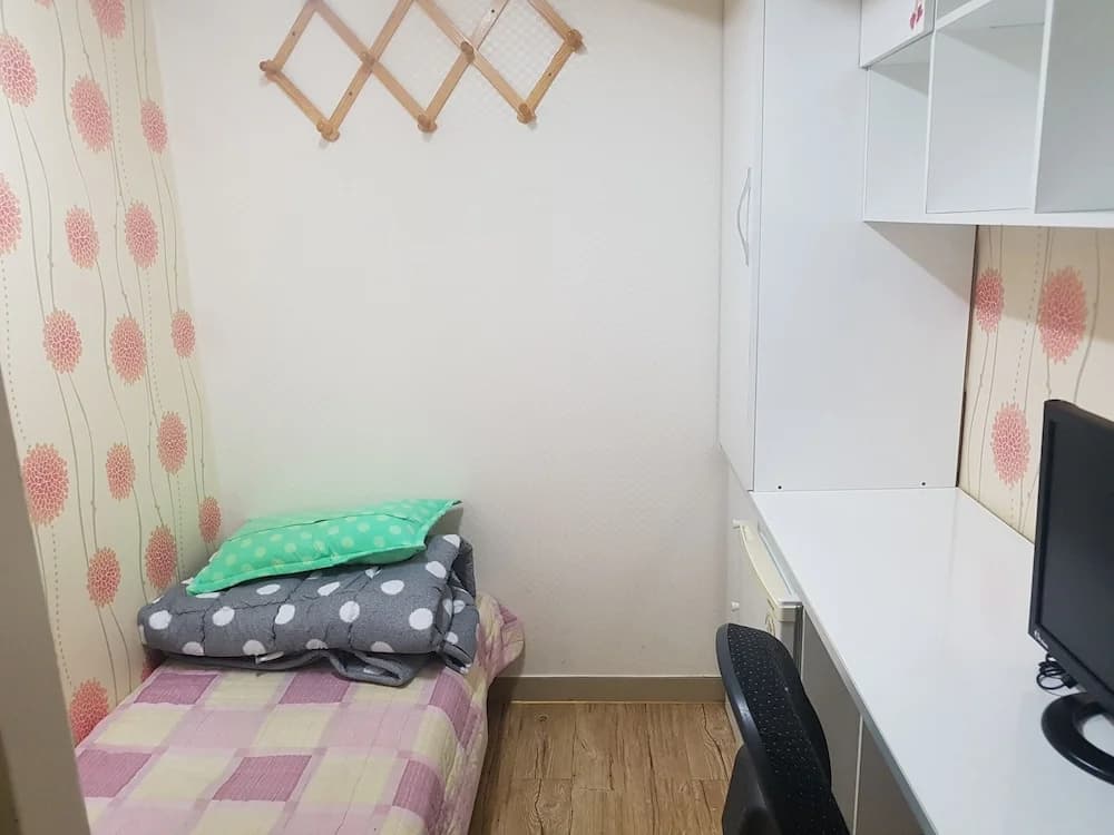 Merdiang Livingtel Single Room - photo 5