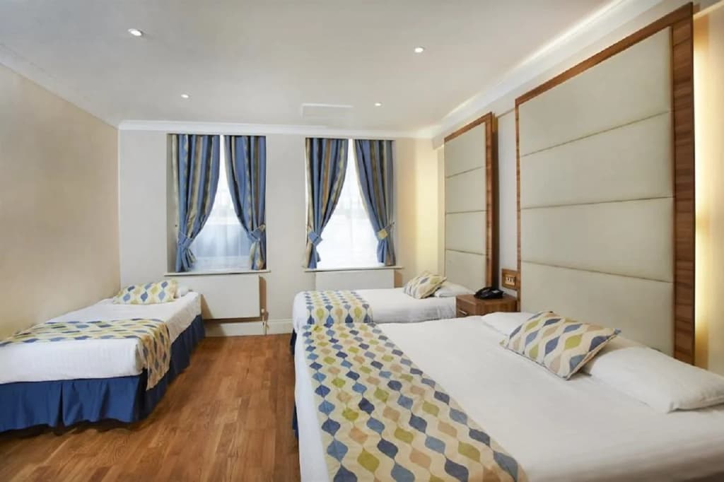 Royal Eagle Hotel - photo 4