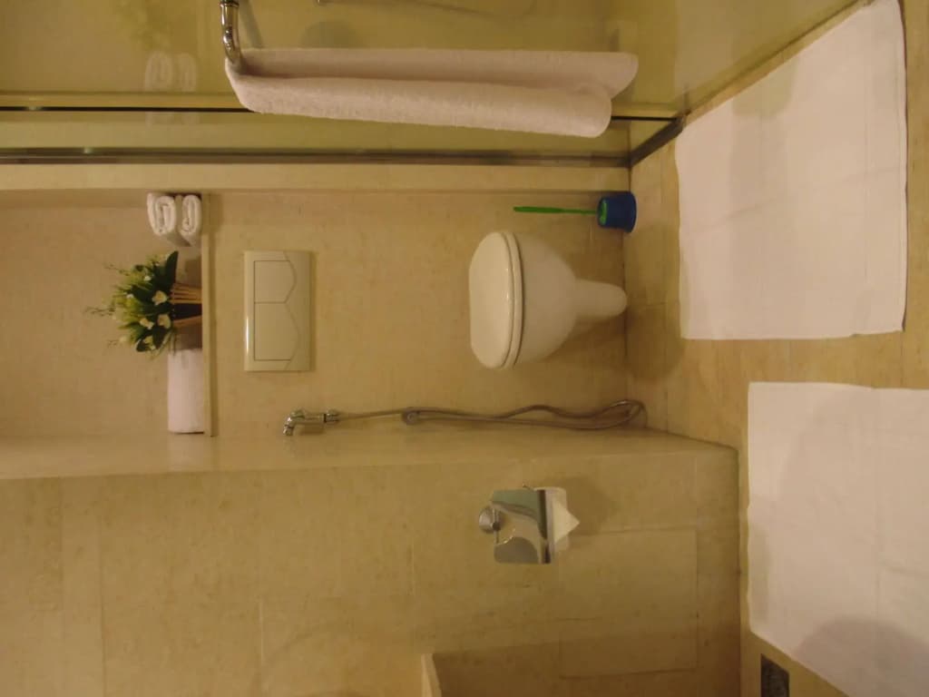 Monarch Apartments - photo 4