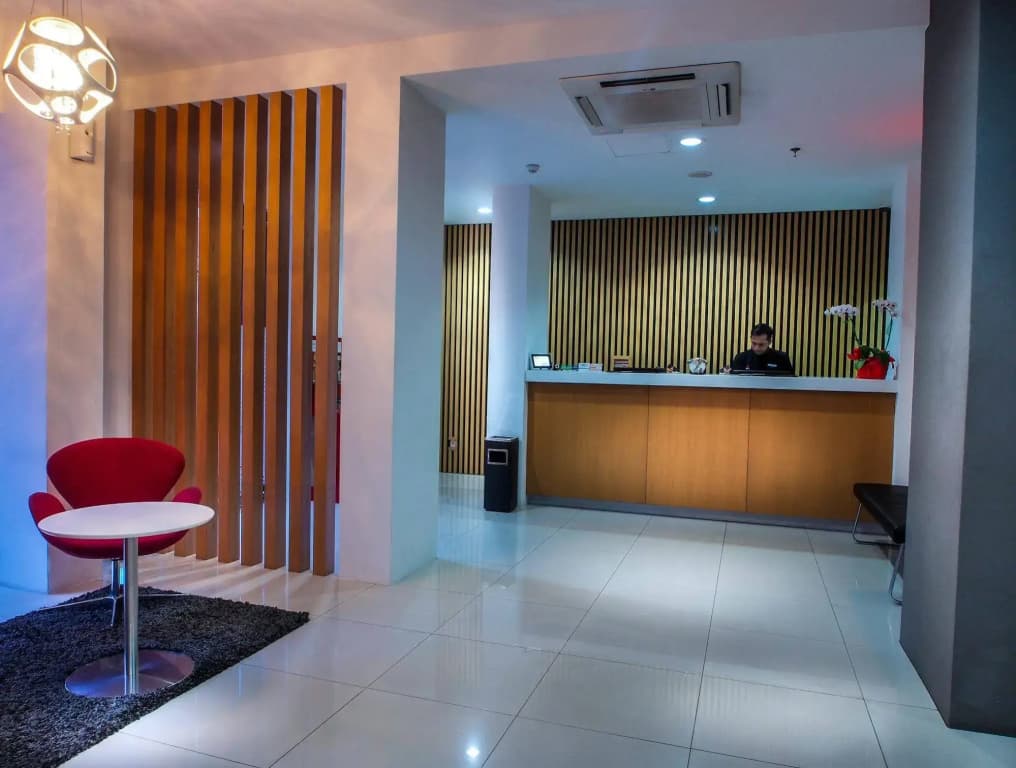 M Hotel Jakarta - photo 2