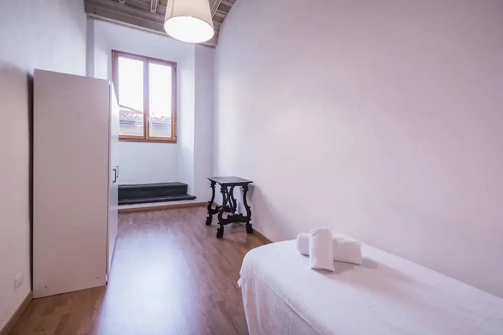 Close to The Duomo Exquisite 4BD - photo 3