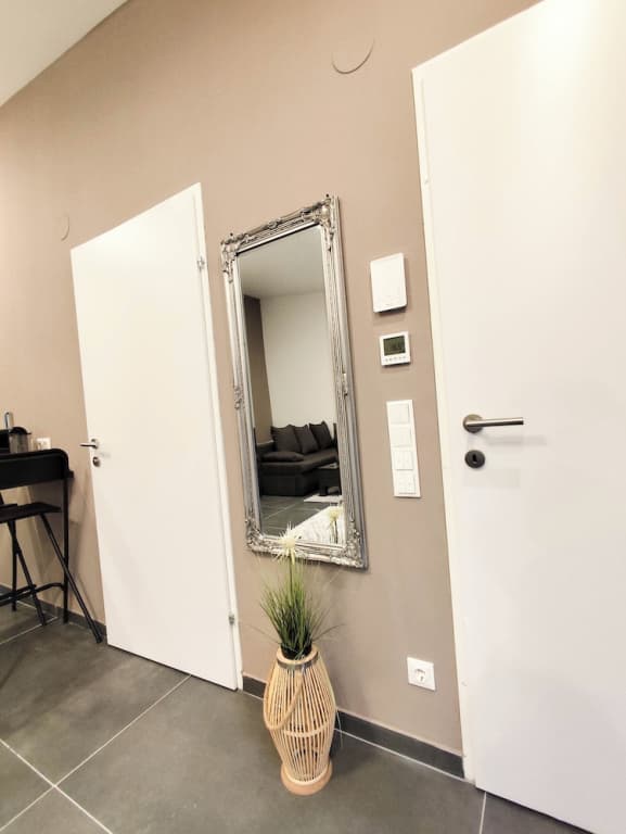 Cozy Apartment with Free Parking - photo 6