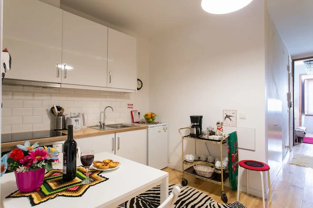 Bica Elevator Apartment Rentexperience - photo 14
