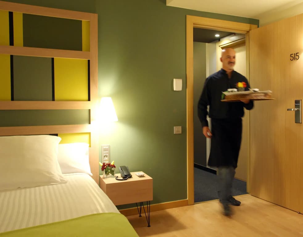 Ciutat de Barcelona Hotel - photo 2