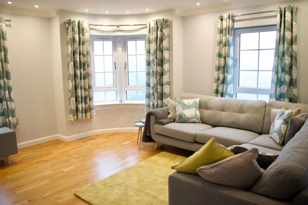 Edinburgh Top Floor Flat - photo 9