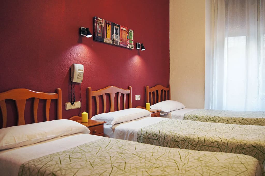 Hostal Fuencarral Kryse - photo 7