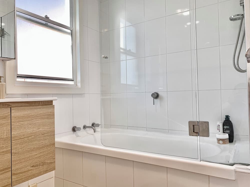 Central Bondi Getaway - up to 8 Guest - photo 7