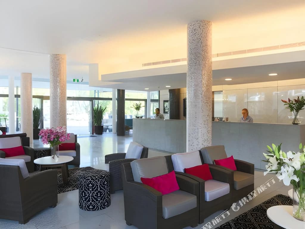 Hotel Urban - photo 13