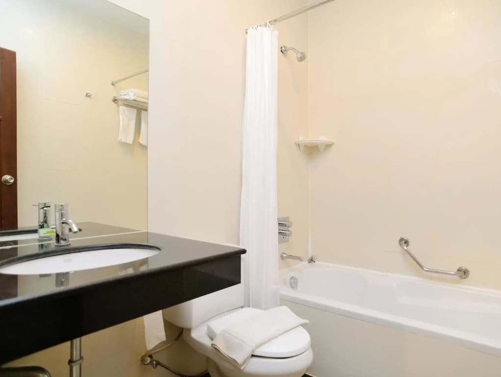 Kamala Beachfront Apartment - photo 6