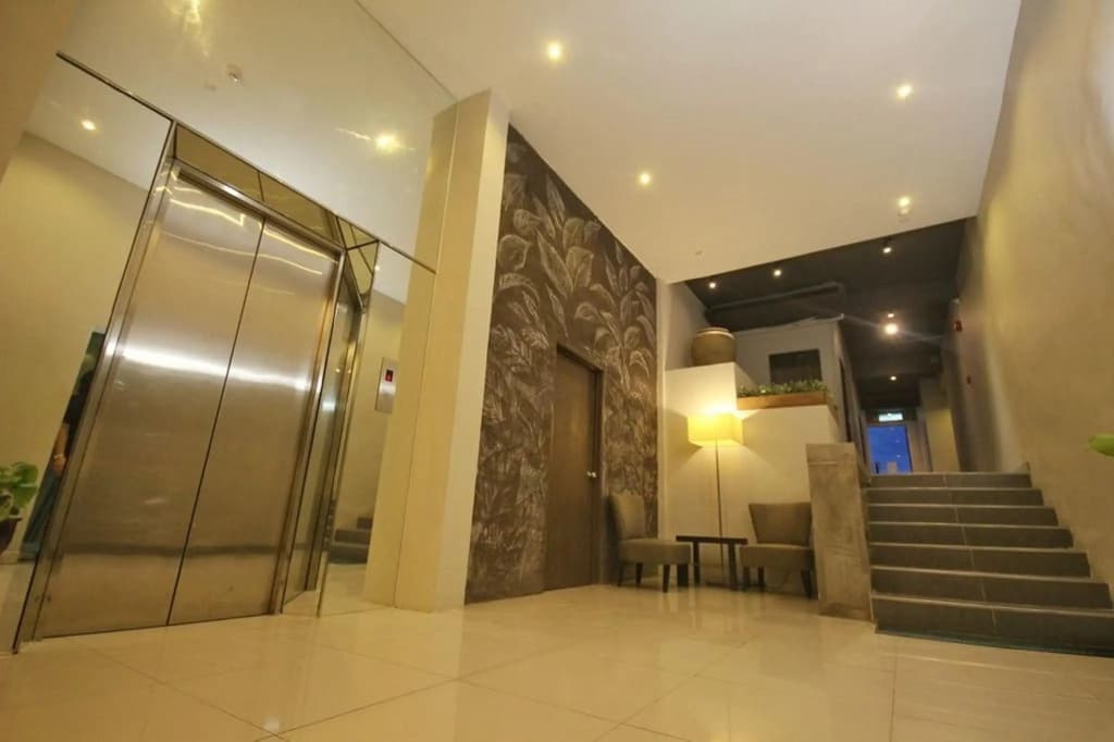 The Riverbank Hotel - photo 11