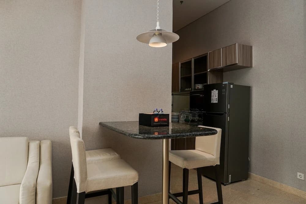 Fabulous 2BR Lucky Tower Apartment - photo 18