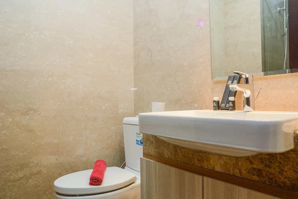 Minimalist and Comfy Studio at Menteng Park Apartment - photo 6