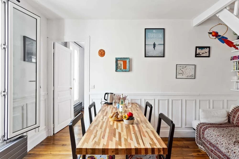Spacious and Bright Duplex Located in the 19th - photo 5