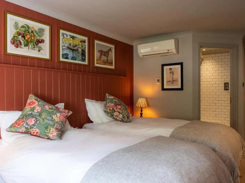 The Dukes Head Hotel - photo 2