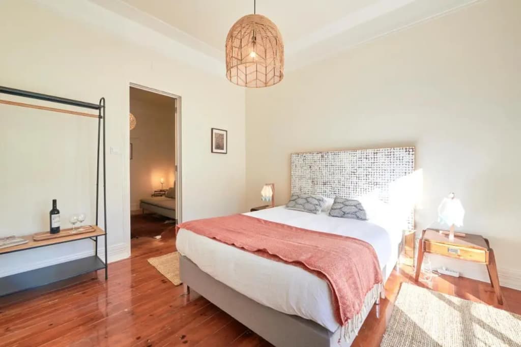Quiet and Central 2BR APT, By TimeCooler - photo 4