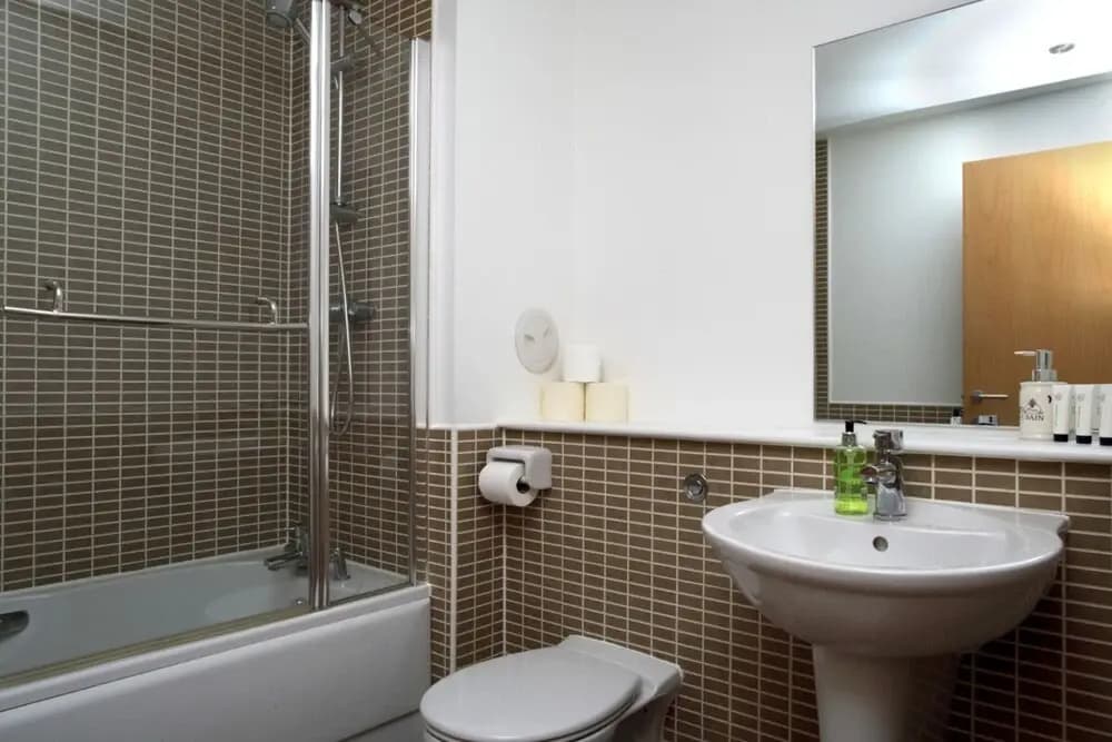 Modern Apartment in Leith With Sea Views - photo 7