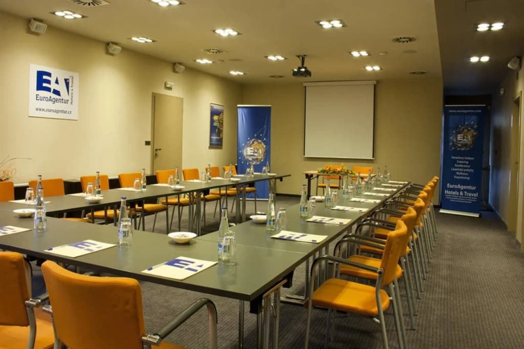 EA Hotel Crystal Palace - photo 13