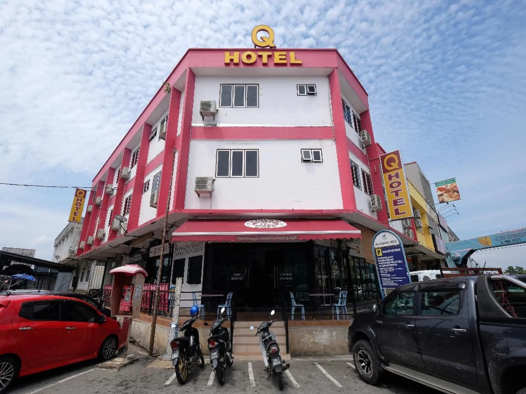 OYO 1104 Q Hotel - photo 1