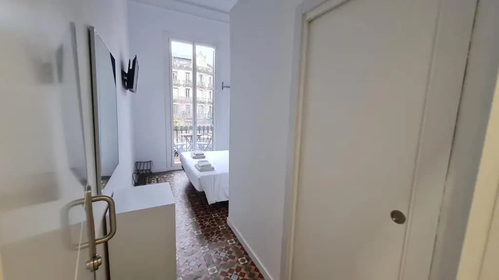 Hostal Eixample - photo 11