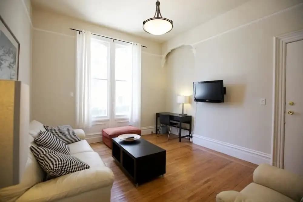 Pierce Place Lower Apartment - photo 4