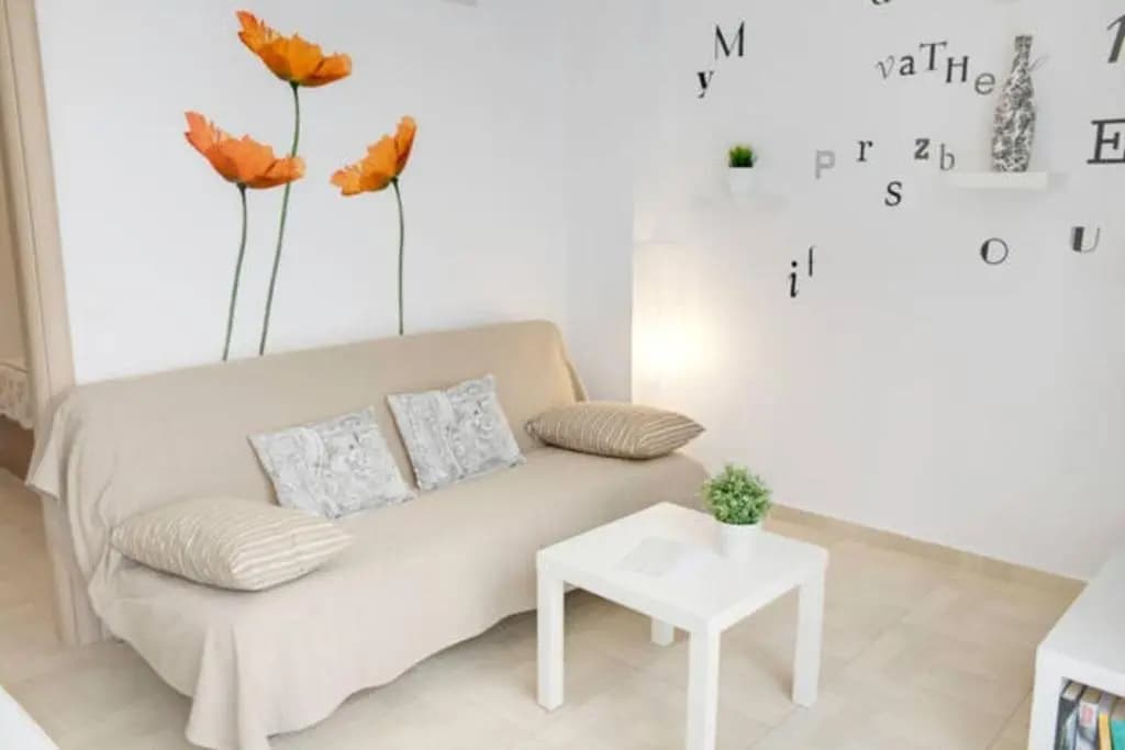 Thelma's Apartment - photo 3