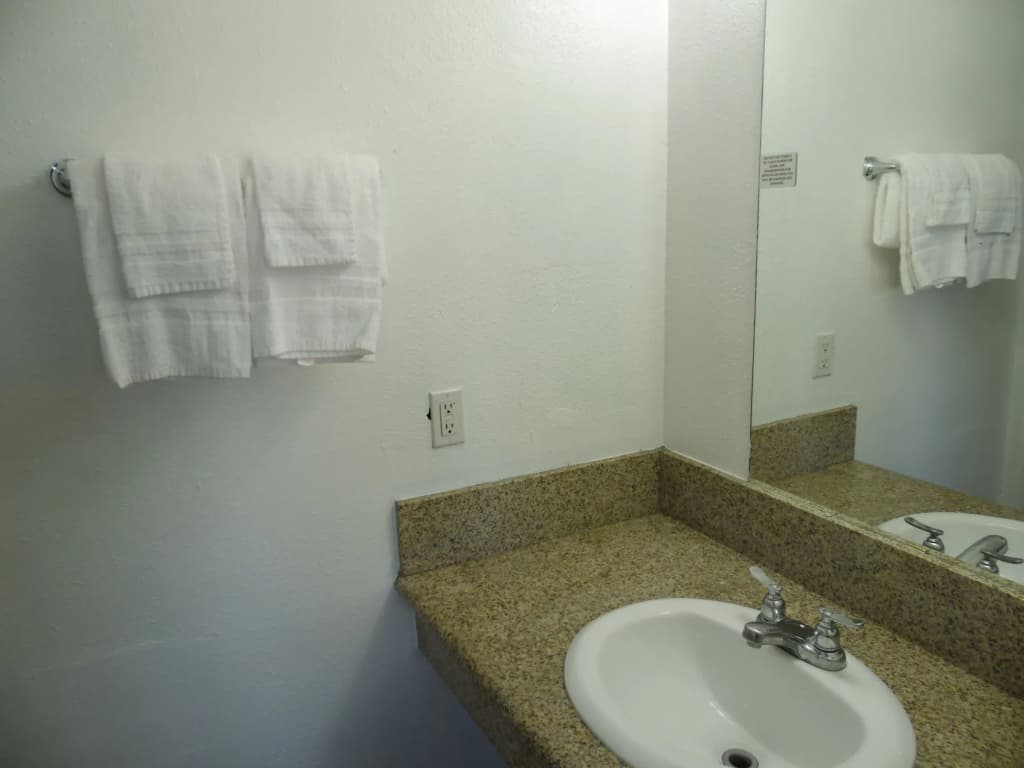 EC Motel - photo 8