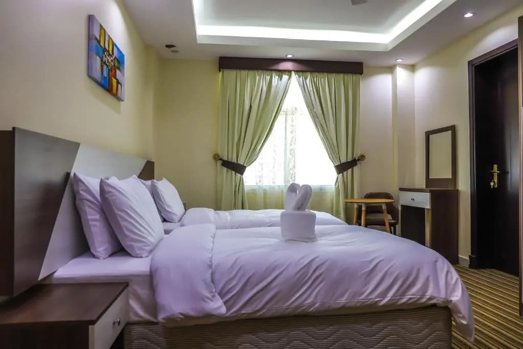 F & H Hotel - photo 2