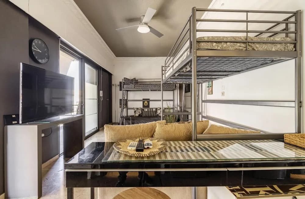 Impeccable 3-bed Apartment in Athens - photo 5