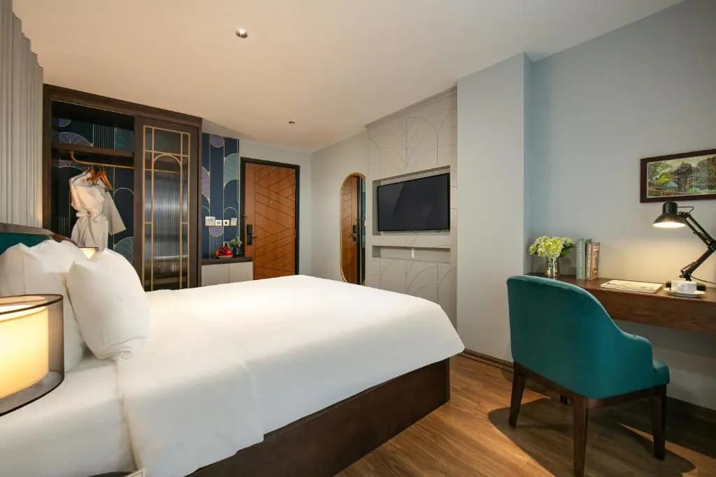 May De Ville Lakeside Hotel - photo 37